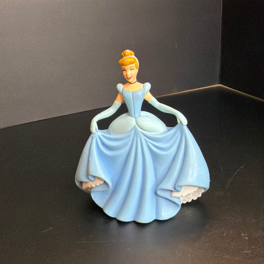 Disney‎ Store Cinderella Figurine Blue Ballgown Princess Collectible 4.5 Inch
